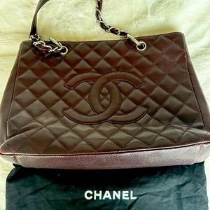 Chanel Caviar Grand Shopping Tote-Burgundy